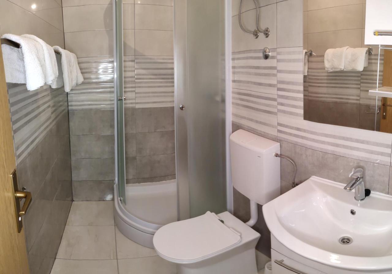 Apartments Villa Anna Podstrana Luaran gambar
