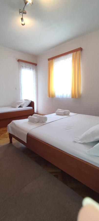 Apartments Villa Anna Podstrana Luaran gambar